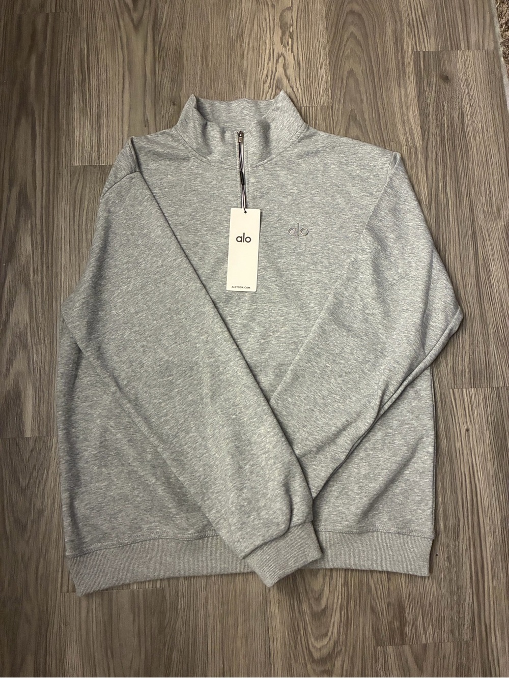ALO Yoga Men’s Light Grey Quarter-Zip Pullover